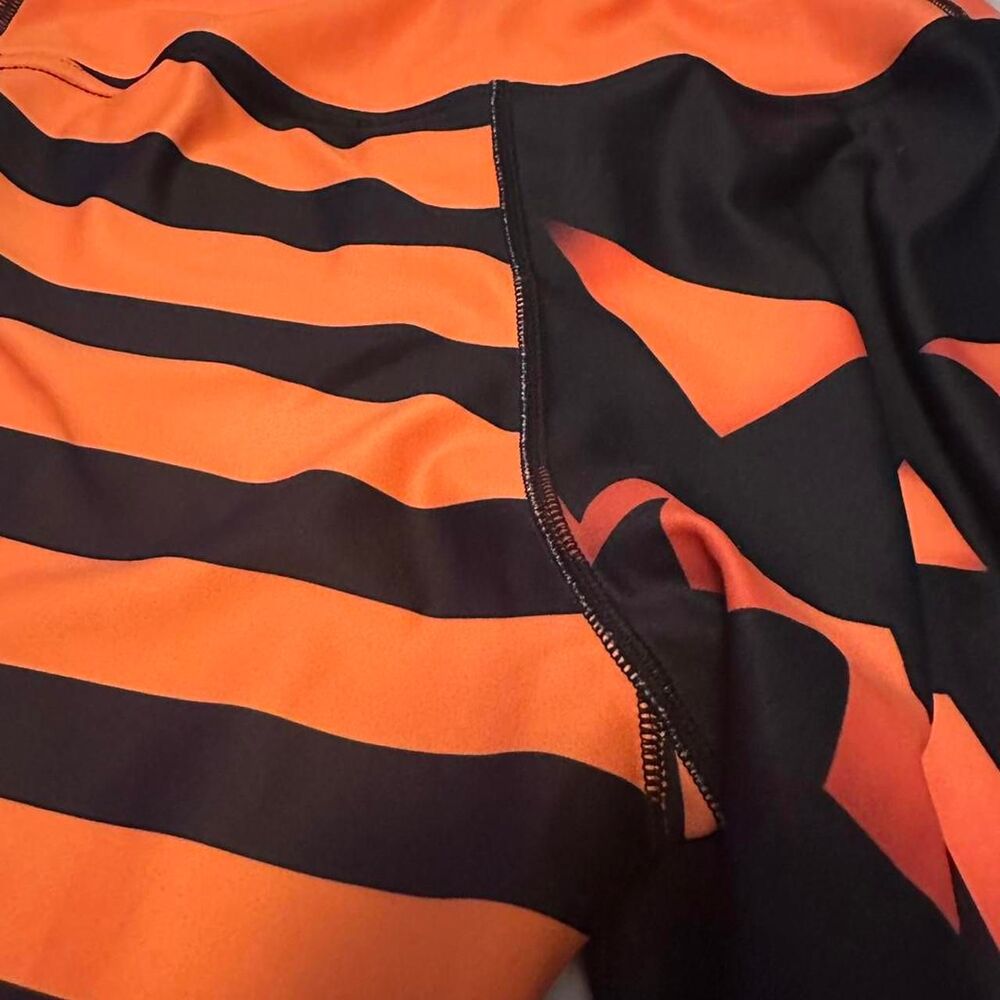 VASTITCH NWOT  Orange Black Halloween Jack O Lantern Leggings Sz L - Picture 5 of 6